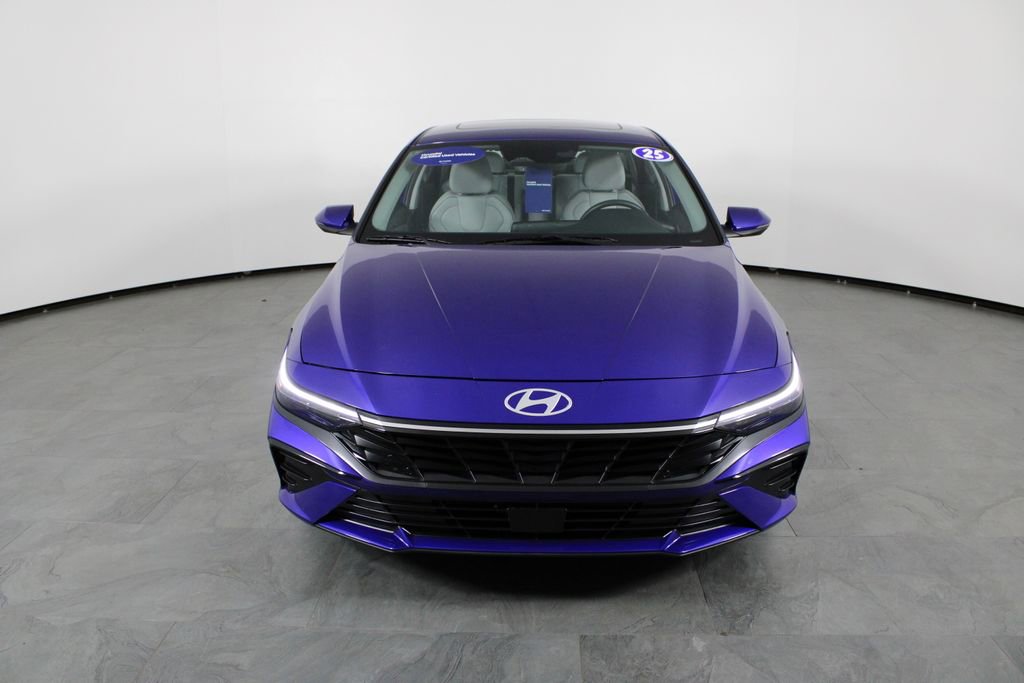 Used 2025 Hyundai Elantra Limited image 12