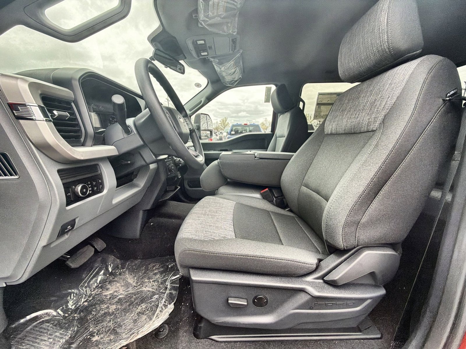 New 2026 Ford F250 XLT w/ FX4 Off-Road Package AWD/4WD image 26