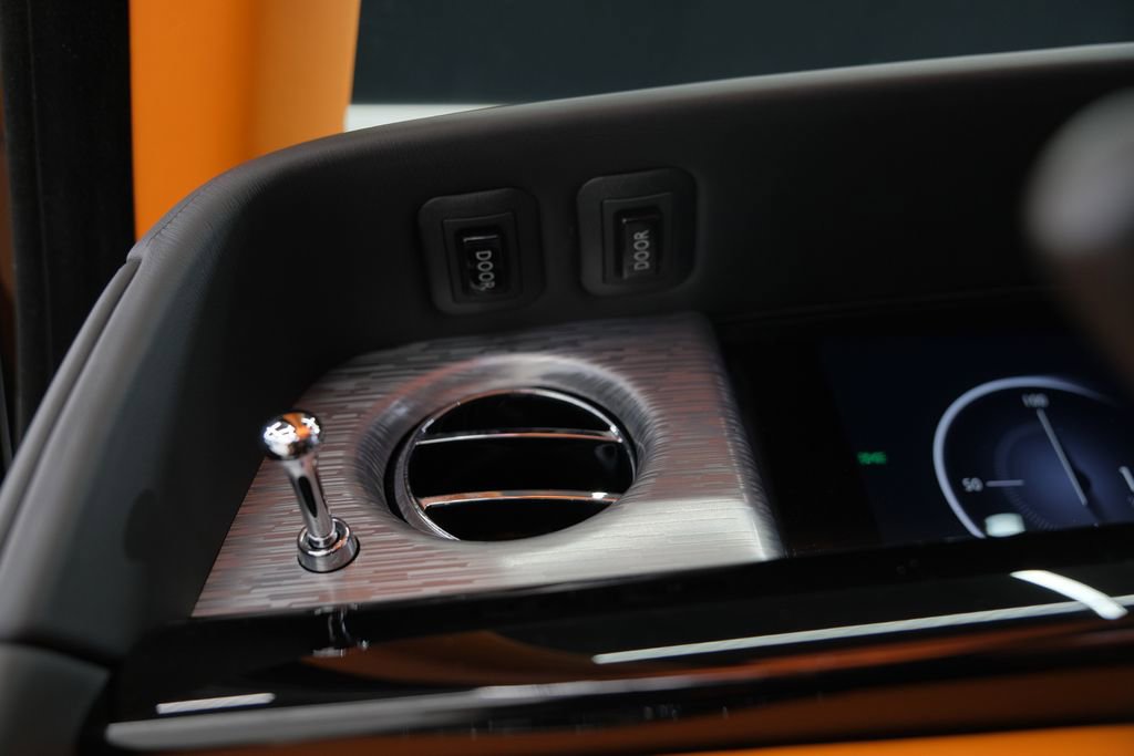 Used 2025 Rolls-Royce Phantom Sedan image 92