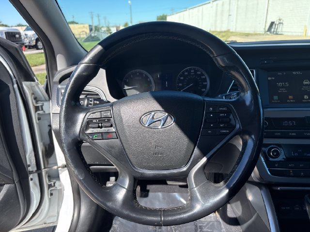 Used 2016 Hyundai Sonata Sport w/ Option Group 02 FWD image 22
