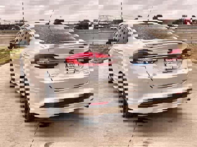 Used 2017 Ford Fusion Platinum image 5