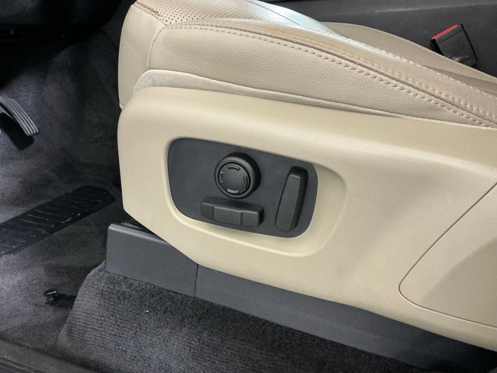 Used 2017 Land Rover Discovery SE AWD/4WD image 20