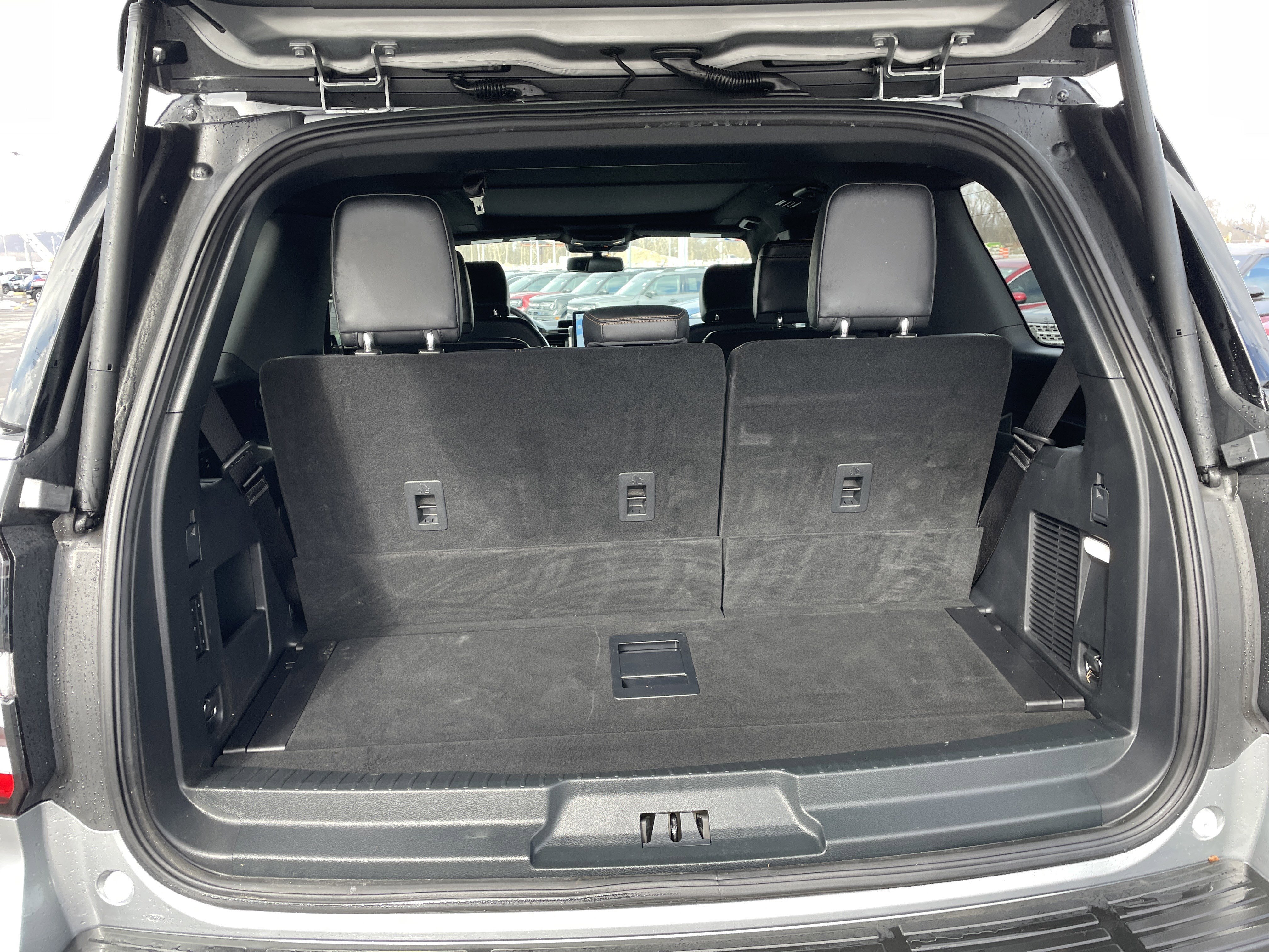 Used 2024 Ford Expedition Platinum image 16