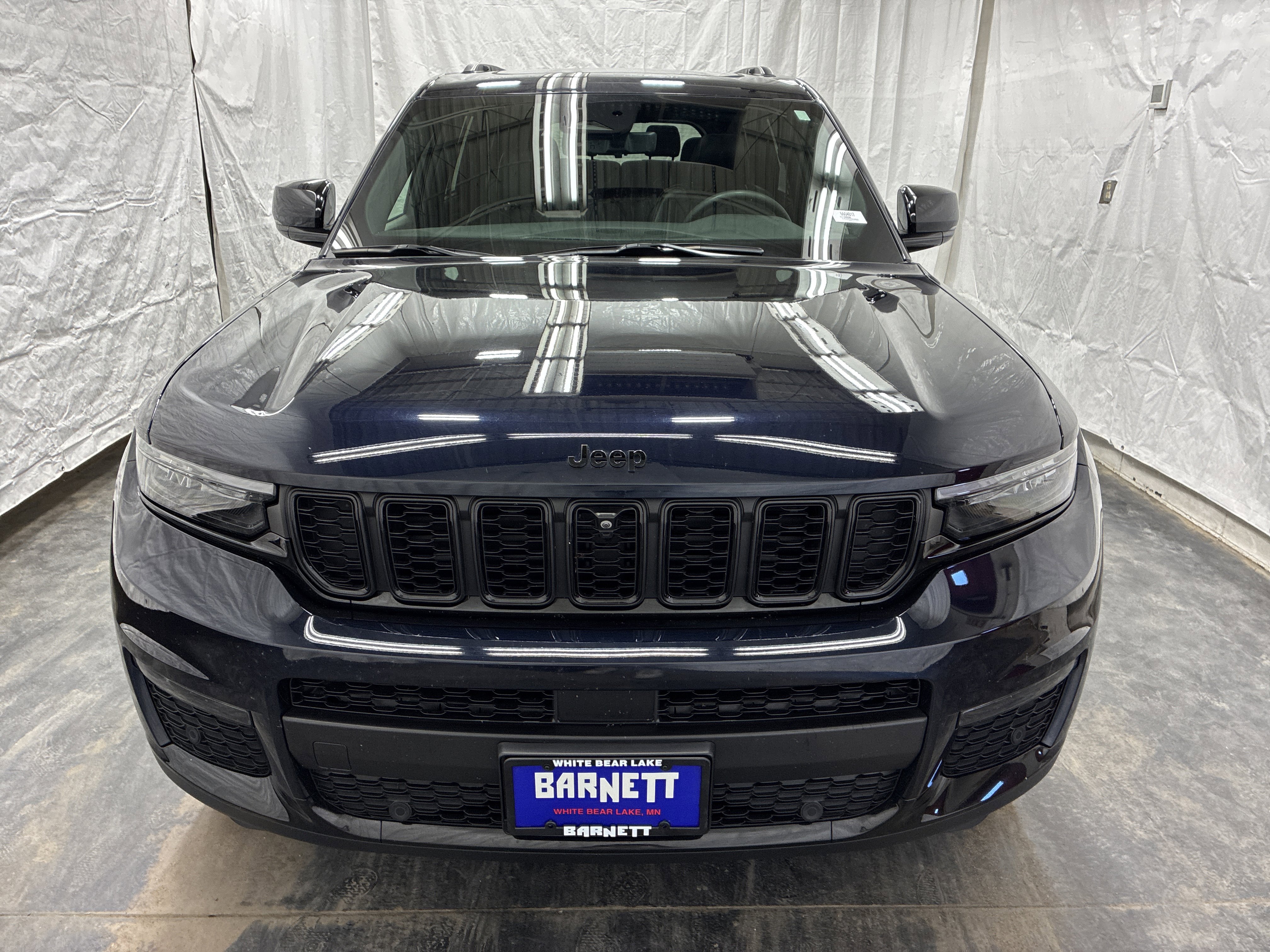 Certified 2024 Jeep Grand Cherokee L Limited w/ Luxury Tech Group II AWD/4WD image 7