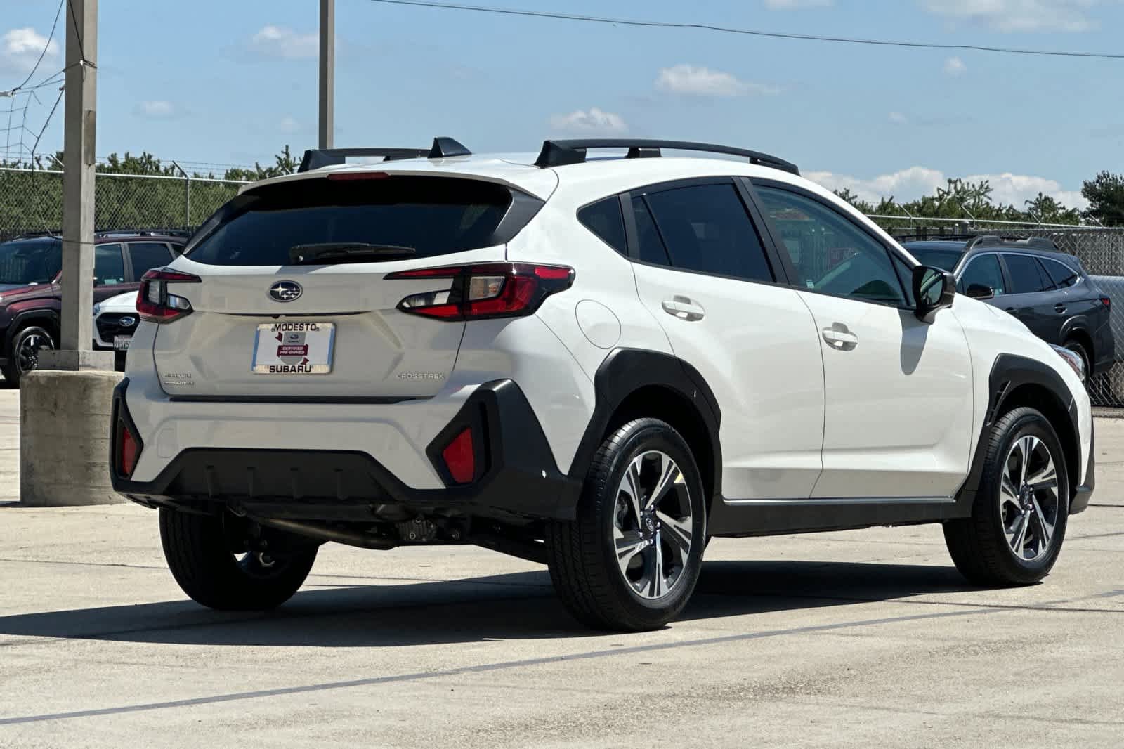 Used 2025 Subaru Crosstrek 2.0i Premium AWD/4WD image 3
