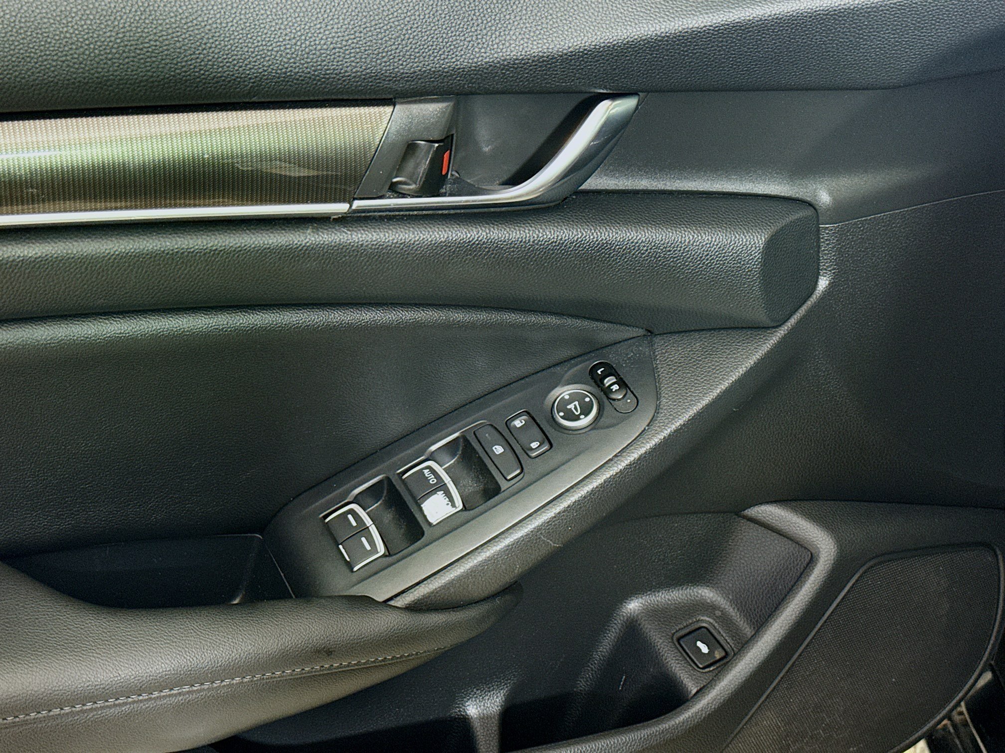 Used 2020 Honda Accord Sport image 24