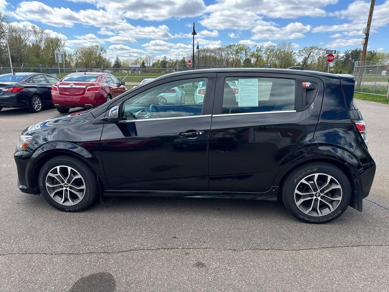 Used 2017 Chevrolet Sonic LT w/ Convenience Package FWD image 8
