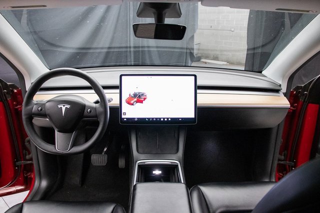 Used 2021 Tesla Model Y Long Range image 23