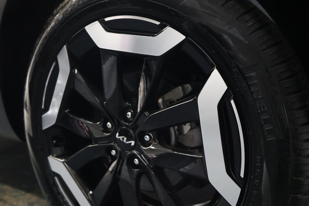 Used 2024 Kia Telluride EX image 31