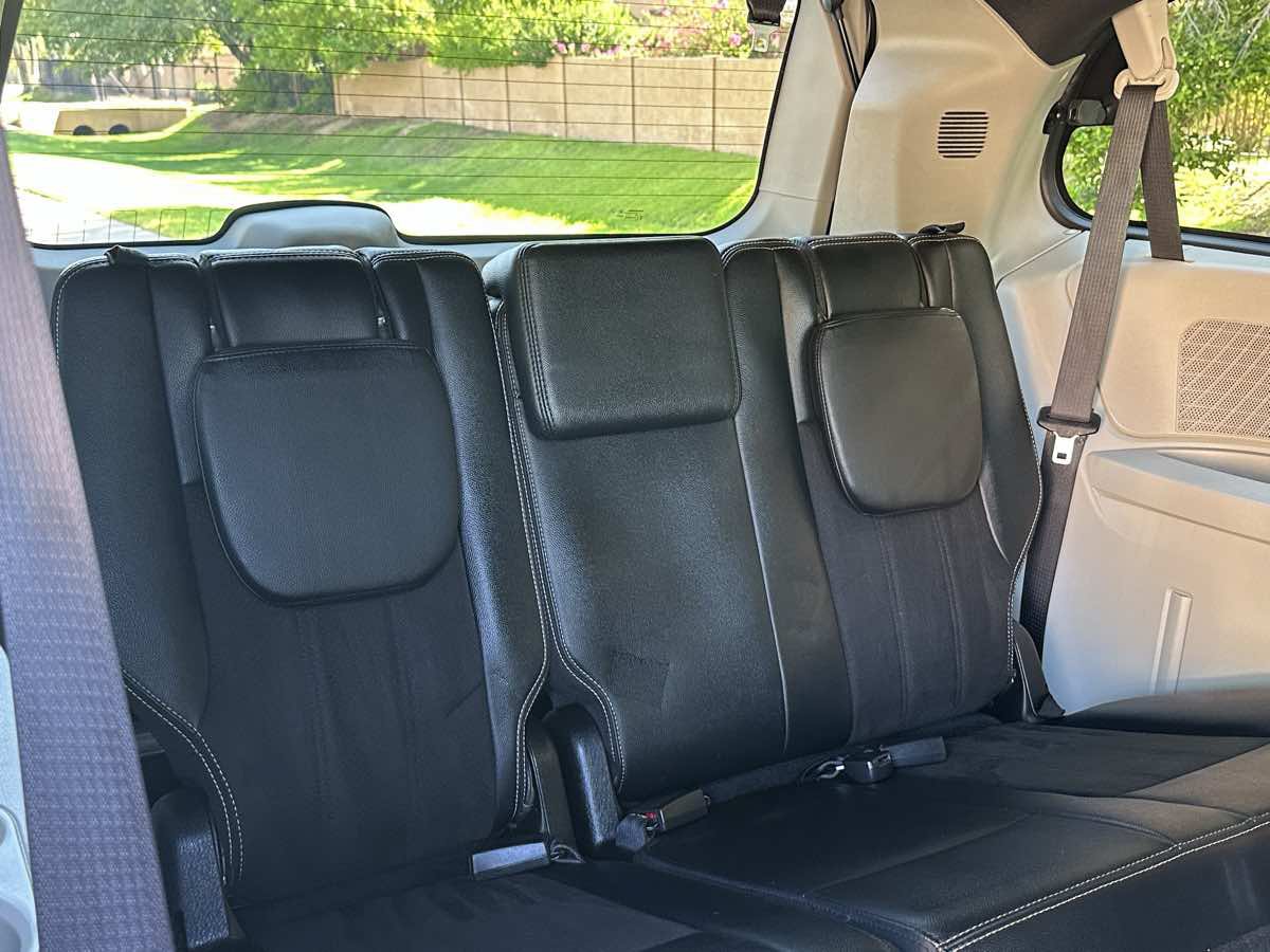 Used 2020 Dodge Grand Caravan SXT FWD image 17