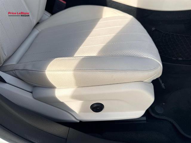 Used 2018 Mercedes-Benz E 300 image 13