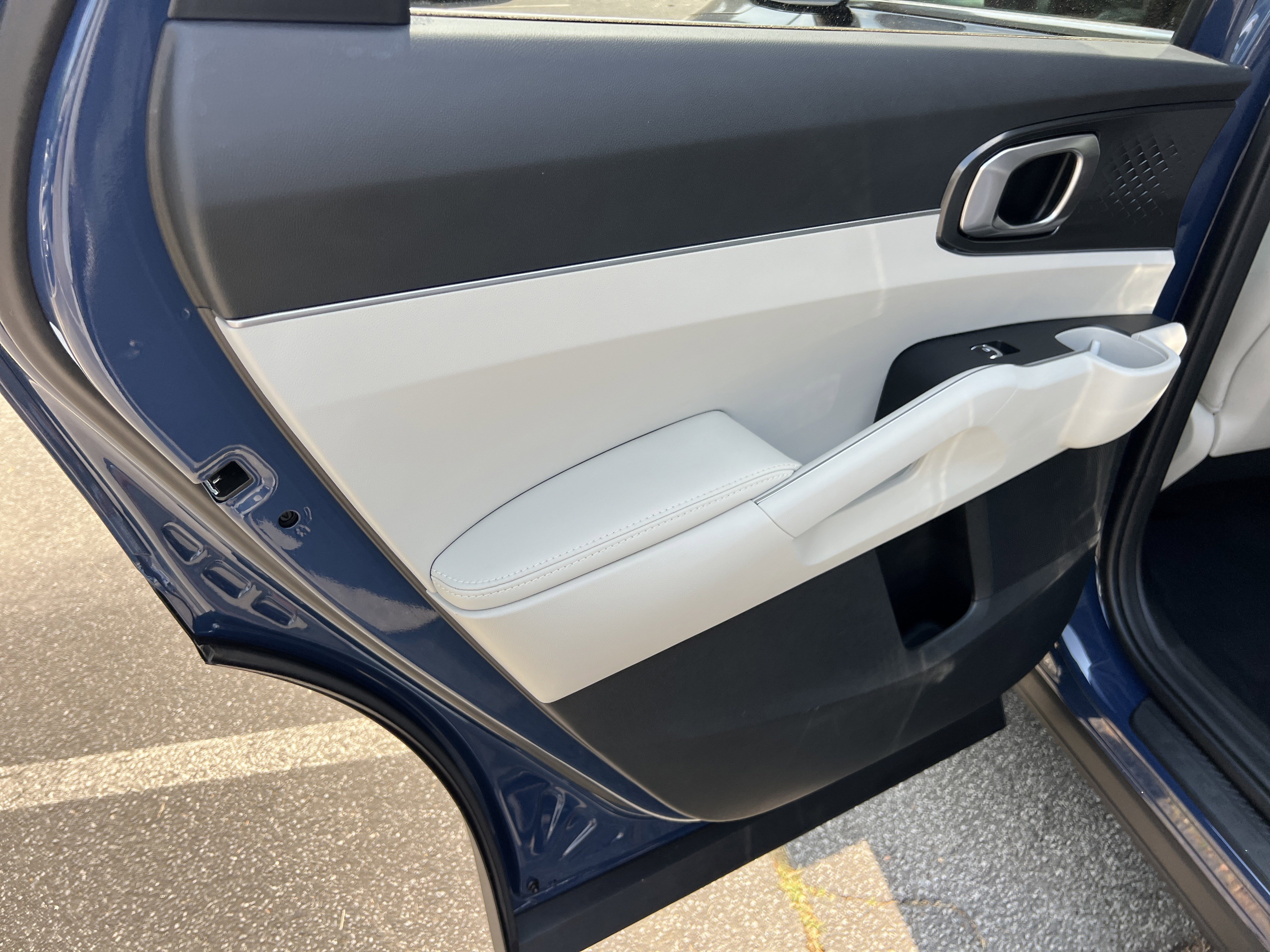 Used 2025 Kia Sorento EX w/ Panoramic Sunroof Package image 21
