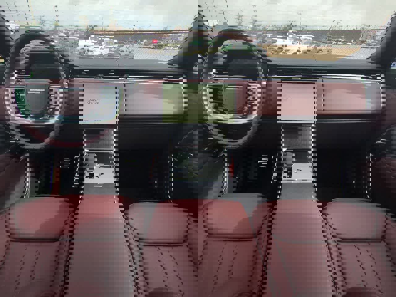 New 2026 Land Rover Range Rover SE image 15