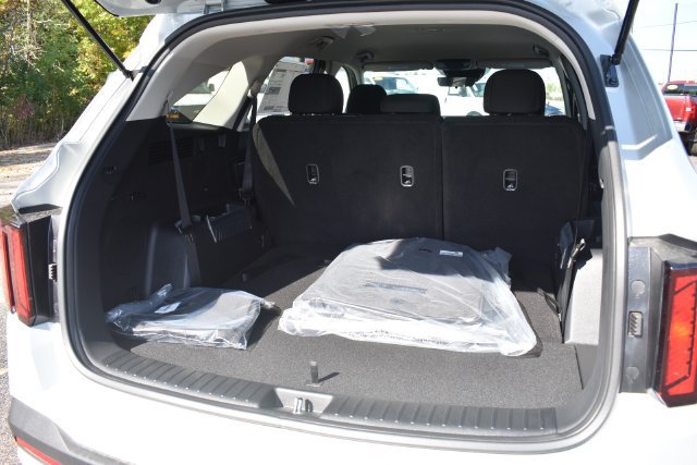 New 2026 Kia Sorento LX FWD image 16