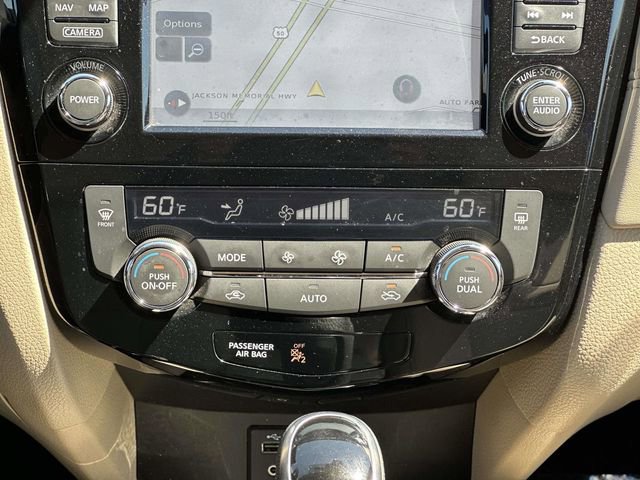 Used 2017 Nissan Rogue SL w/ SL Premium Package image 20