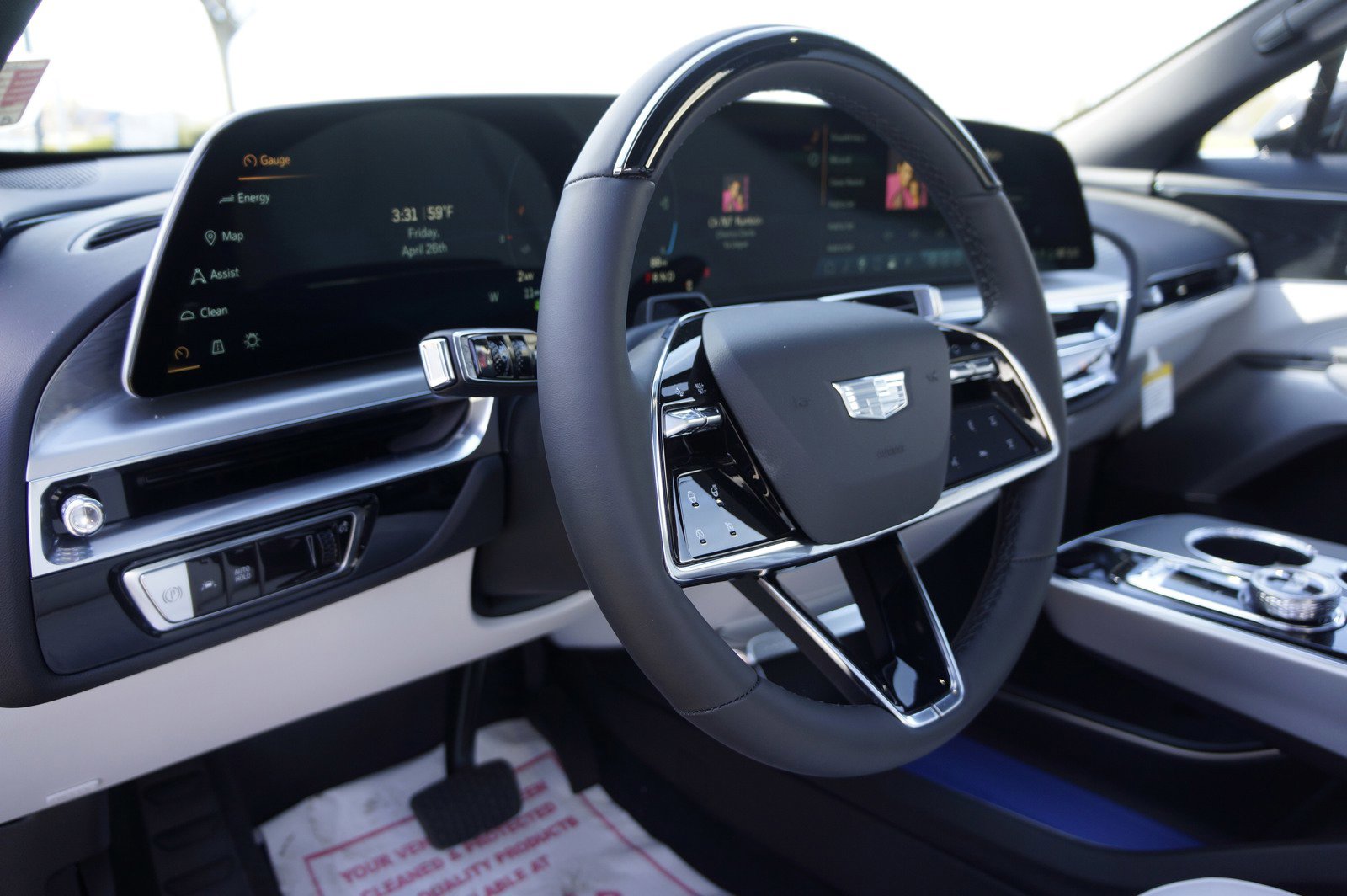 New 2024 Cadillac Lyriq Luxury image 20