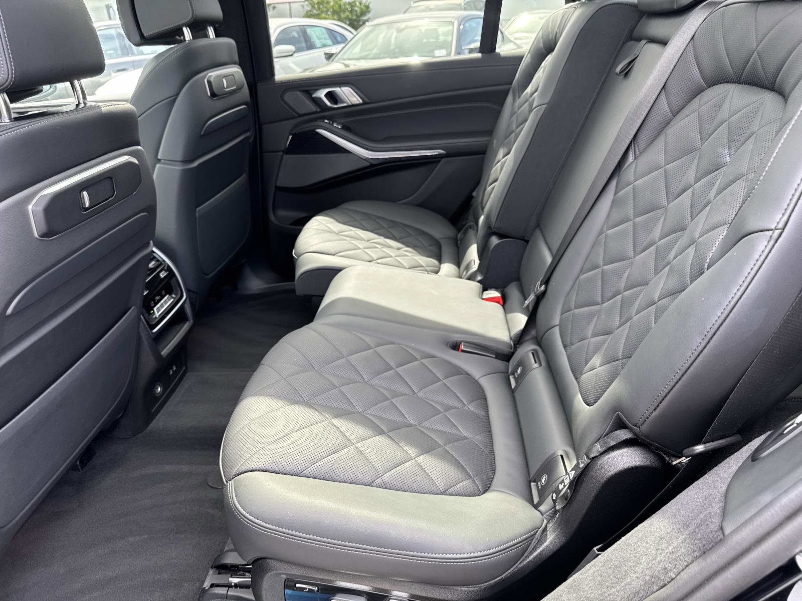 Used 2025 BMW X7 xDrive40i w/ M Sport Package image 13
