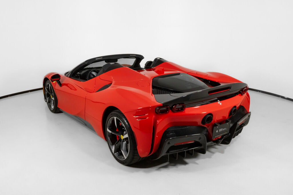 Used 2023 Ferrari SF90 Spider AWD/4WD image 18