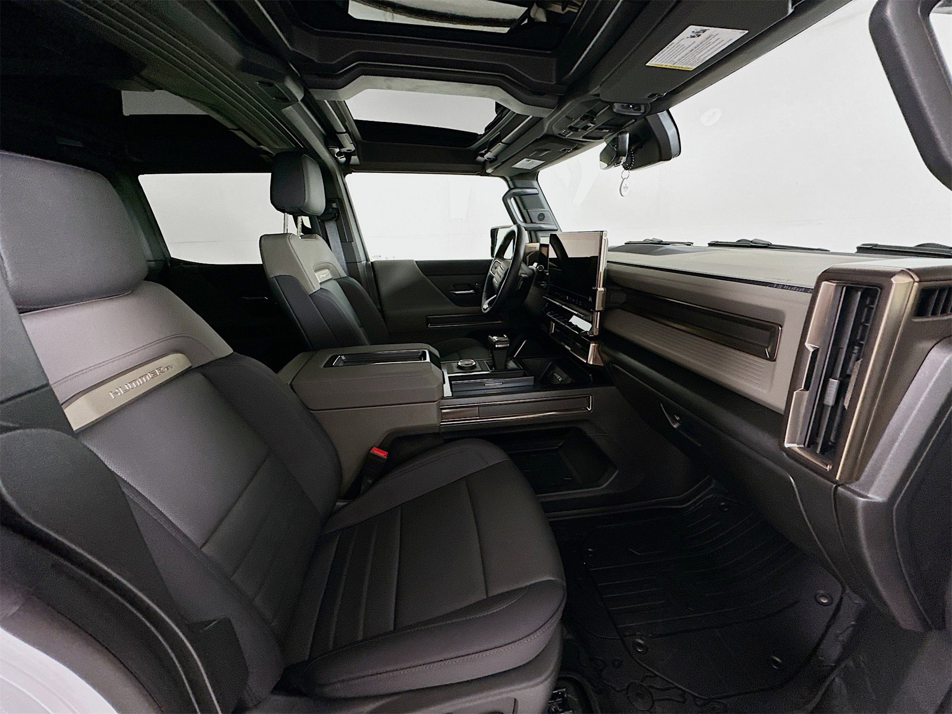 Used 2025 GMC Hummer EV 2X w/ LPO, Sport Package image 30