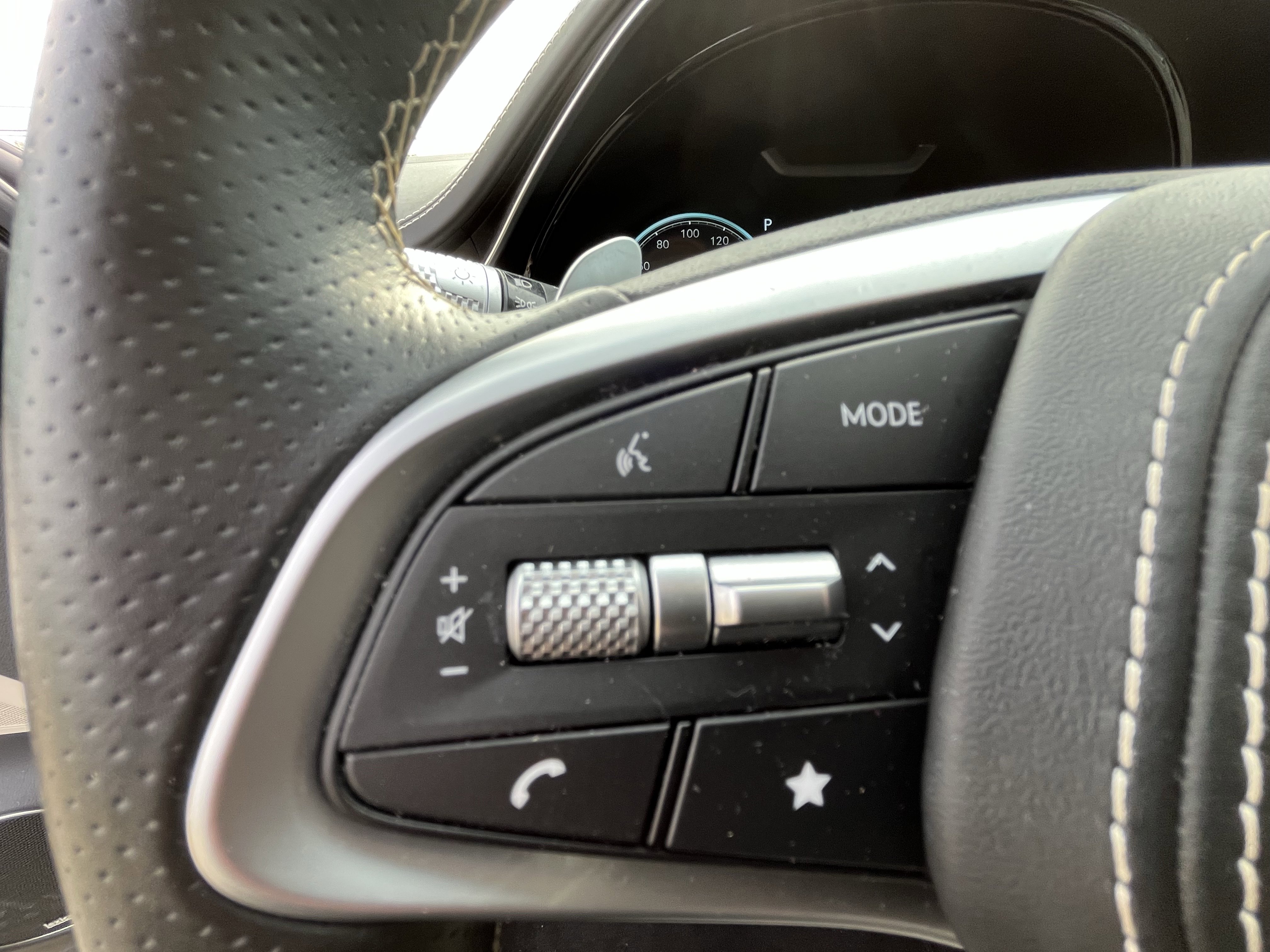 Used 2023 Genesis GV70 3.5T Sport w/ Sport Prestige Package image 18