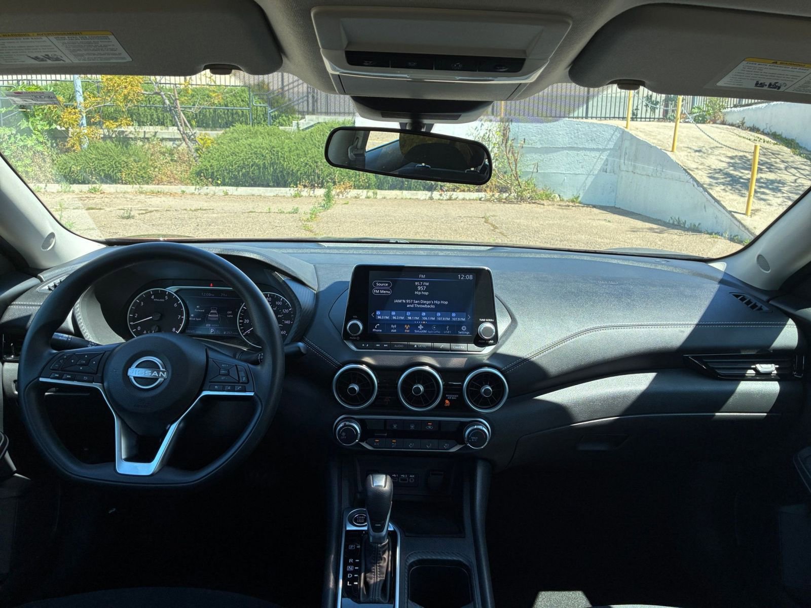 Used 2024 Nissan Sentra SV FWD image 31