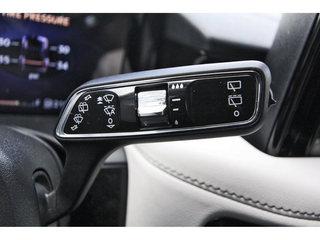 Used 2025 Lincoln Aviator 2WD image 18