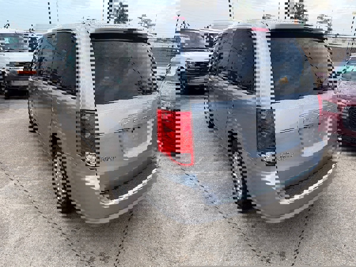 Used 2019 Dodge Grand Caravan SE image 10