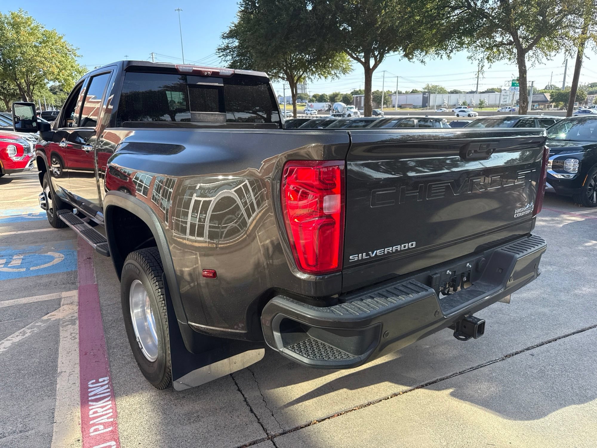 Used 2021 Chevrolet Silverado 3500 High Country AWD/4WD image 6