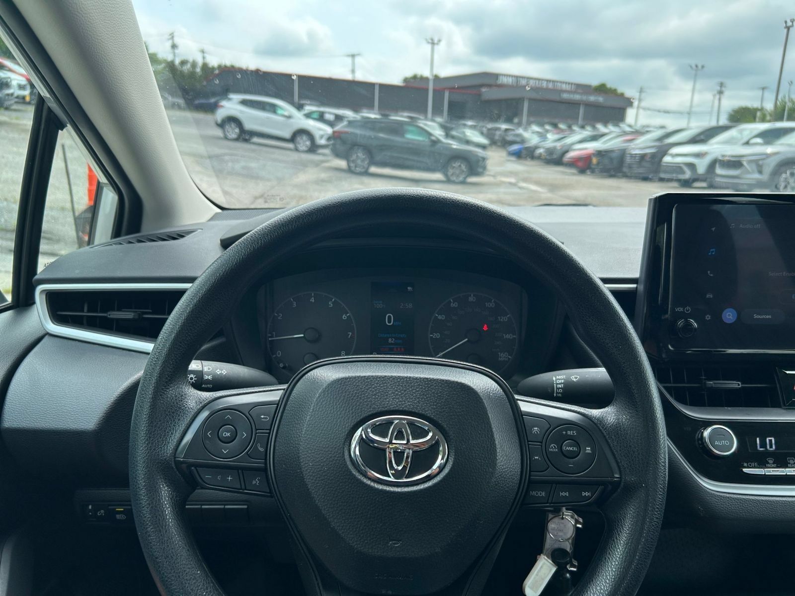 Used 2025 Toyota Corolla LE FWD image 28