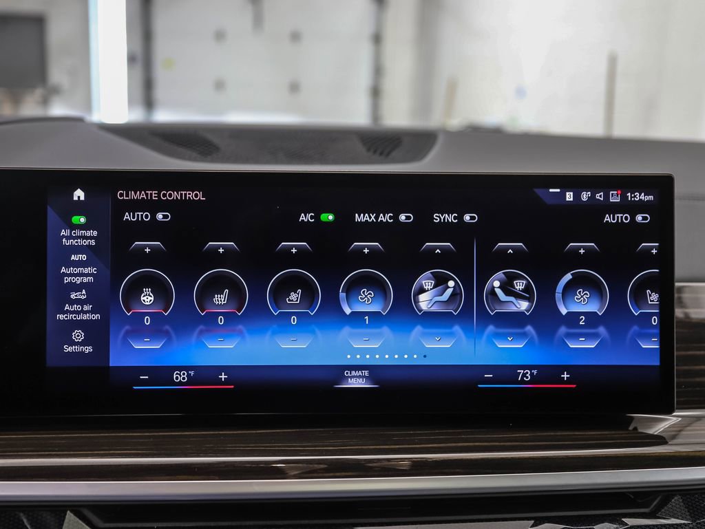 Used 2023 BMW X7 xDrive40i w/ M Sport Package image 18