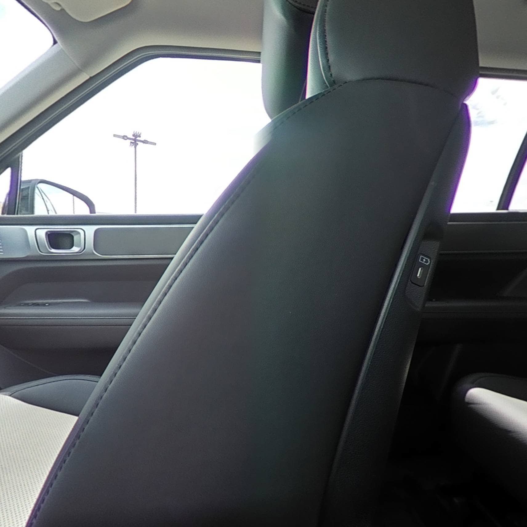 Certified 2025 Hyundai Santa Fe SEL AWD/4WD image 32