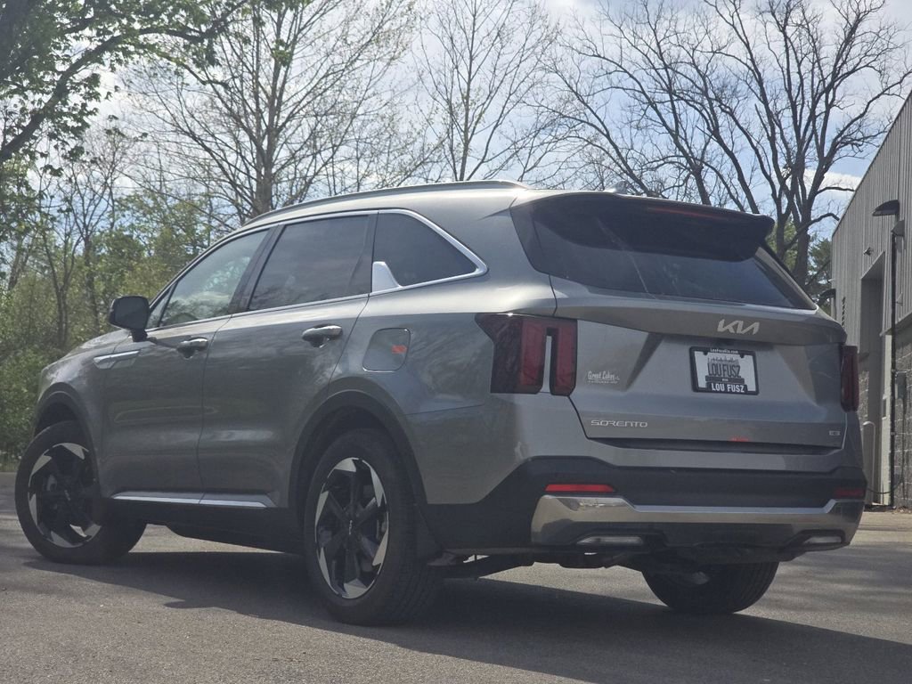 Used 2025 Kia Sorento EX w/ EX Panoramic Sunroof Package image 16