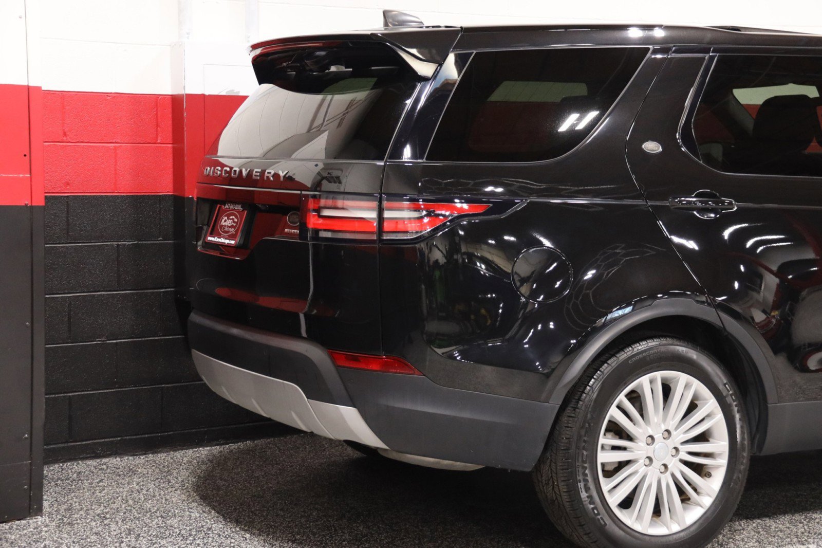 Used 2020 Land Rover Discovery HSE image 10
