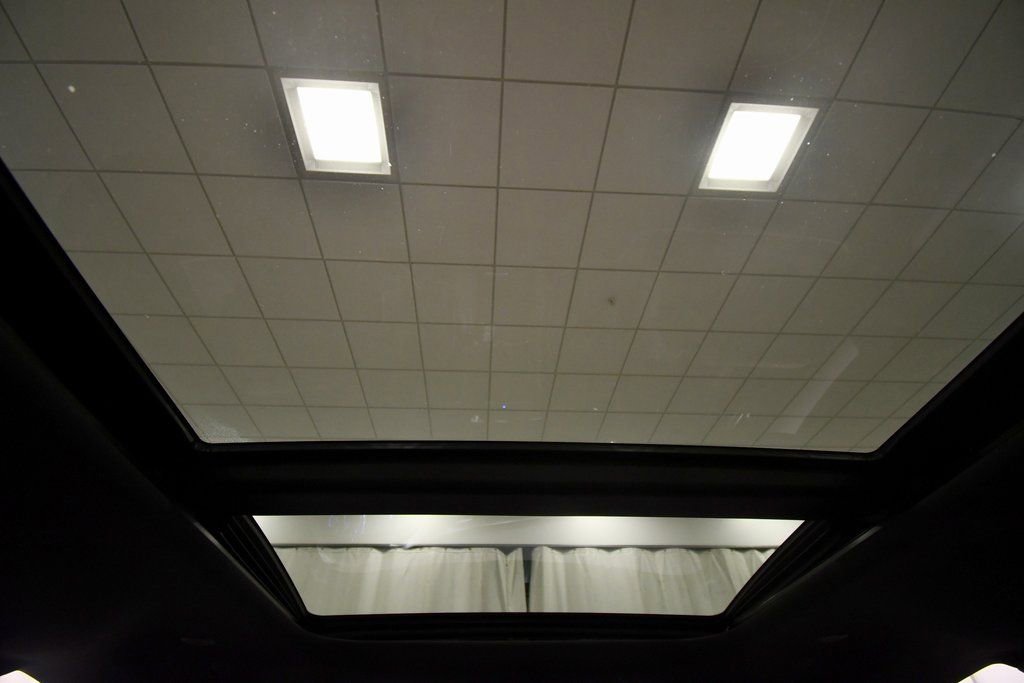 Used 2025 Chrysler Pacifica Limited image 16