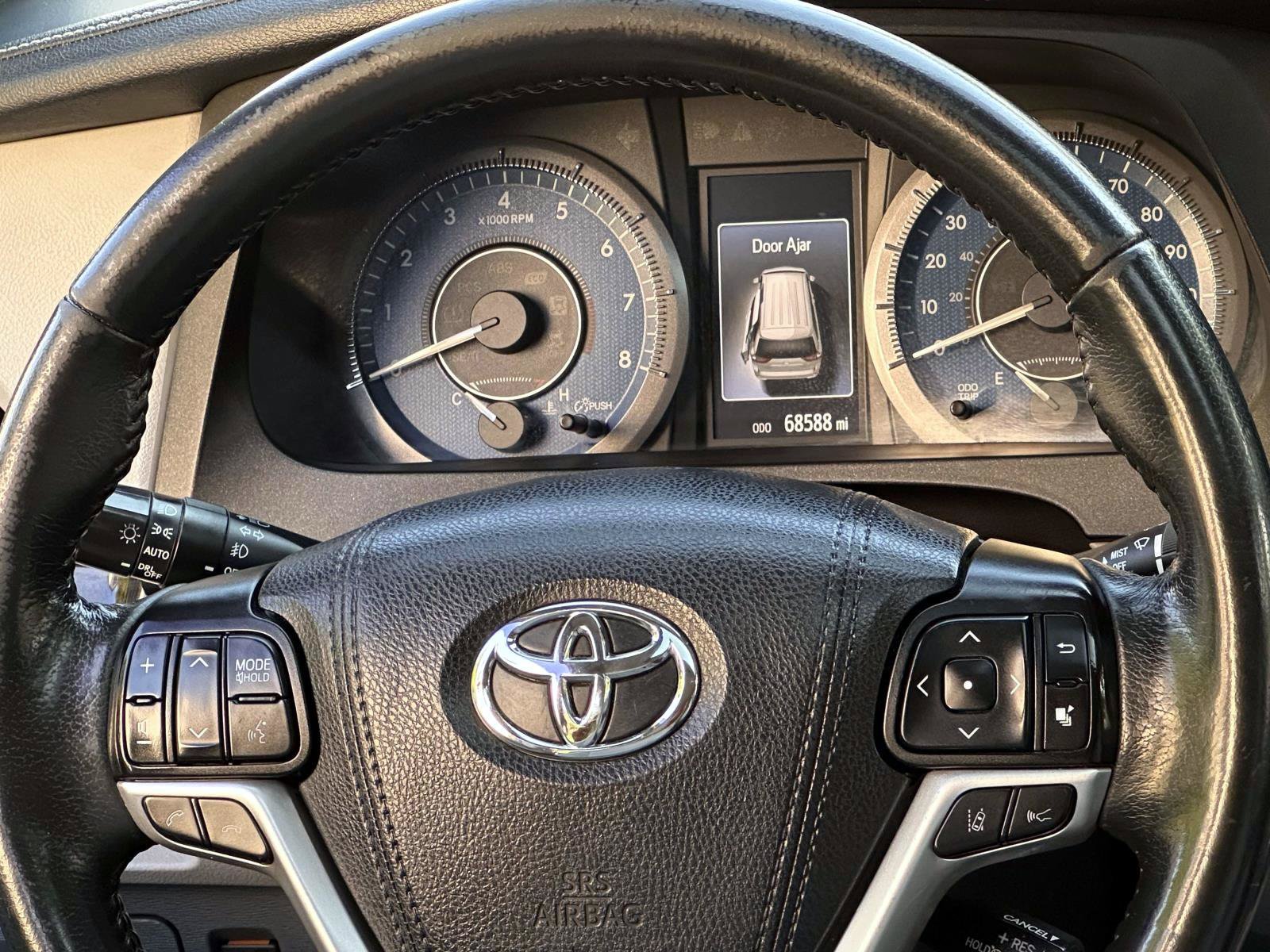 Certified 2019 Toyota Sienna XLE w/ XLE Navigation Package FWD image 18