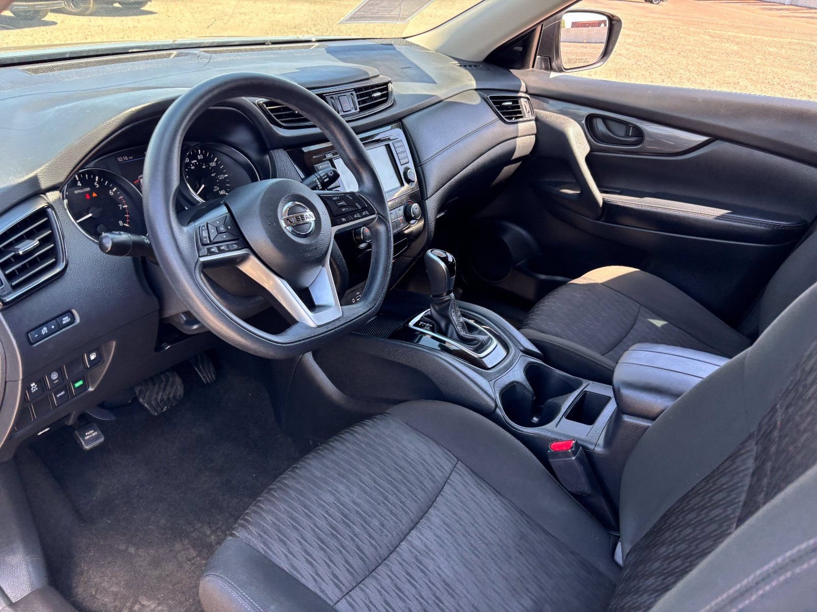 Used 2020 Nissan Rogue S FWD image 18