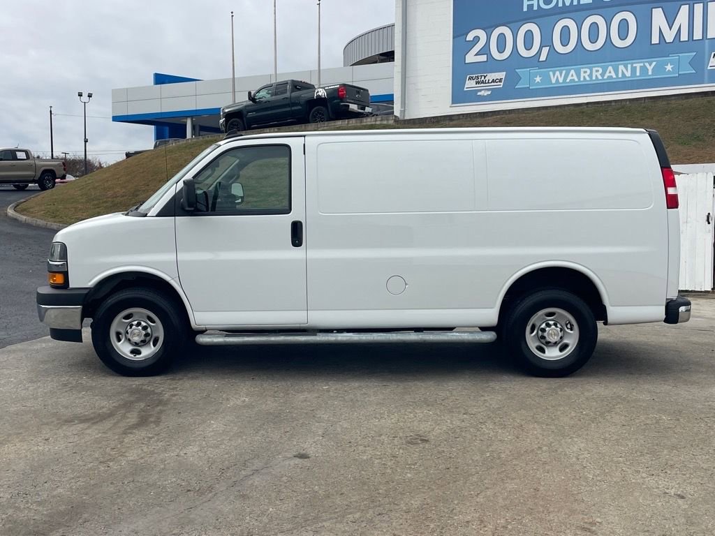 Used 2024 Chevrolet Express 2500 Work Van w/ Driver Convenience Package image 4