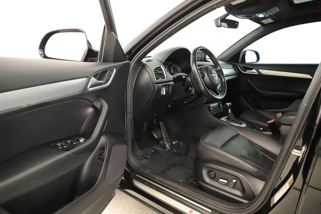Used 2018 Audi Q3 2.0T Premium w/ Convenience Package image 14
