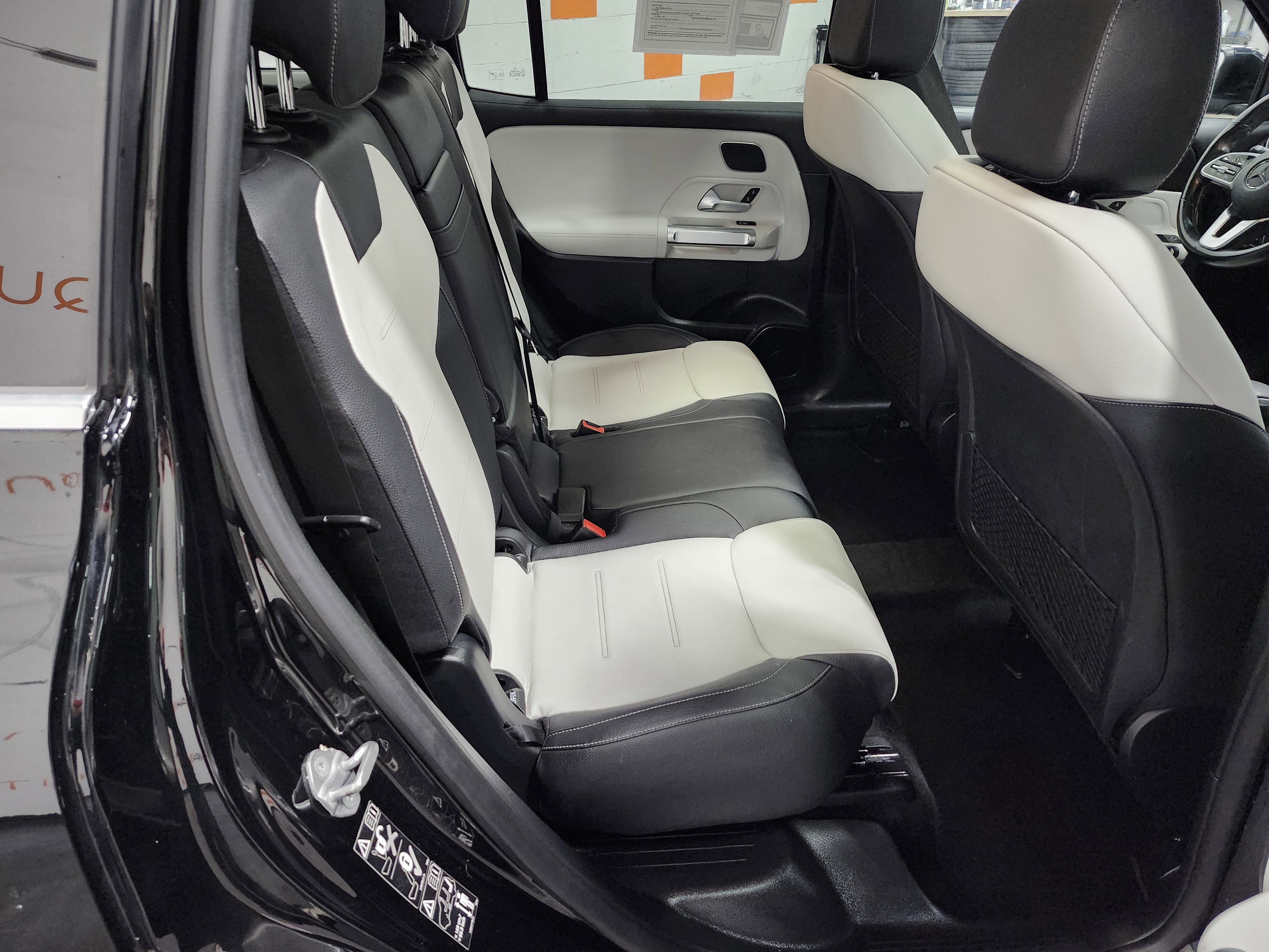 Used 2021 Mercedes-Benz GLB 250 4MATIC image 20