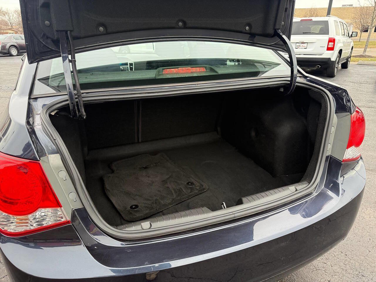 Used 2016 Chevrolet Cruze LT image 19