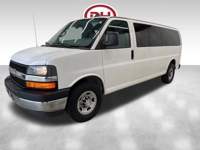 Used 2017 Chevrolet Express 3500 LT w/ LT Preferred Equipment Group image 4