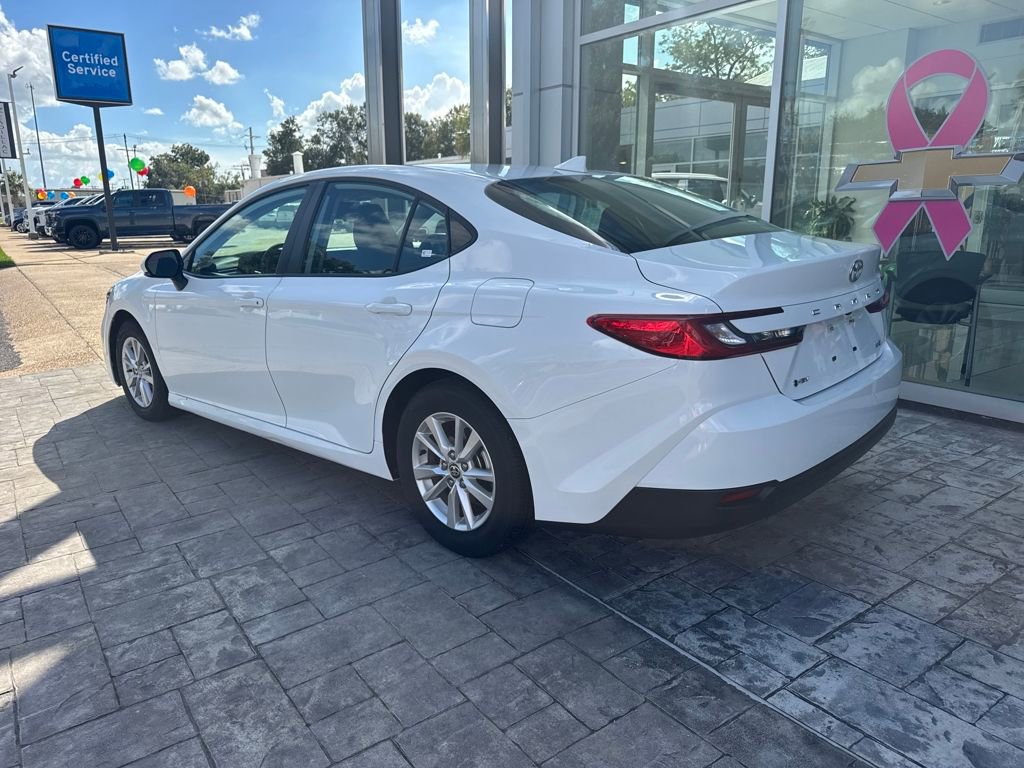 Used 2025 Toyota Camry LE image 4