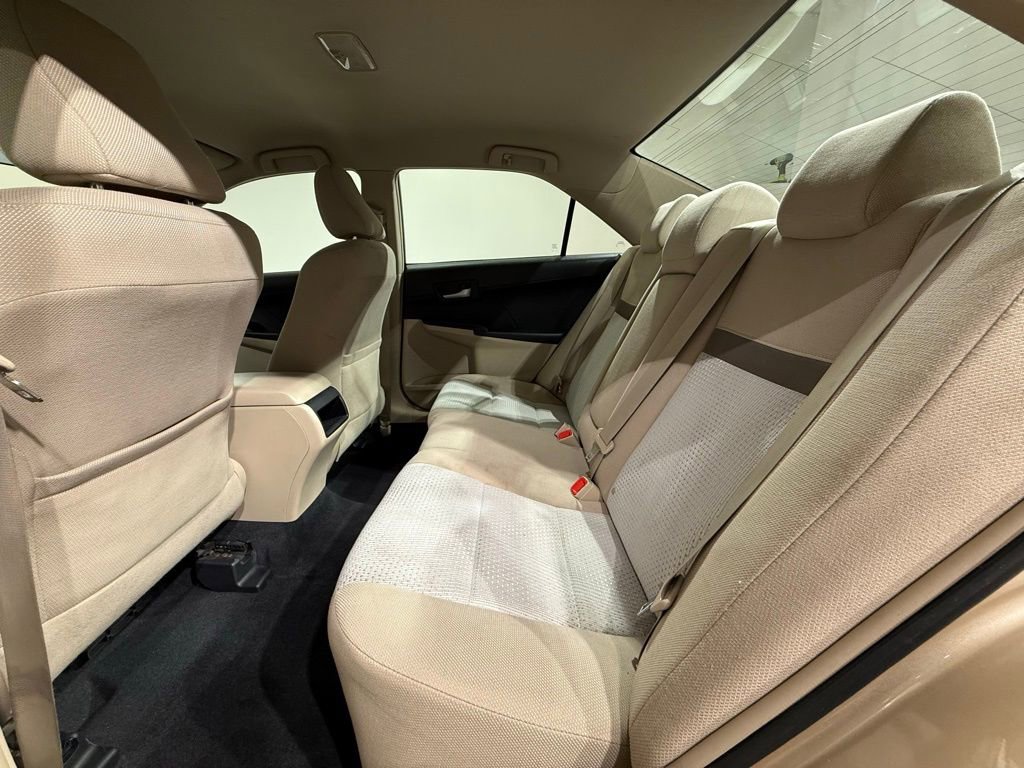 Used 2012 Toyota Camry LE image 17