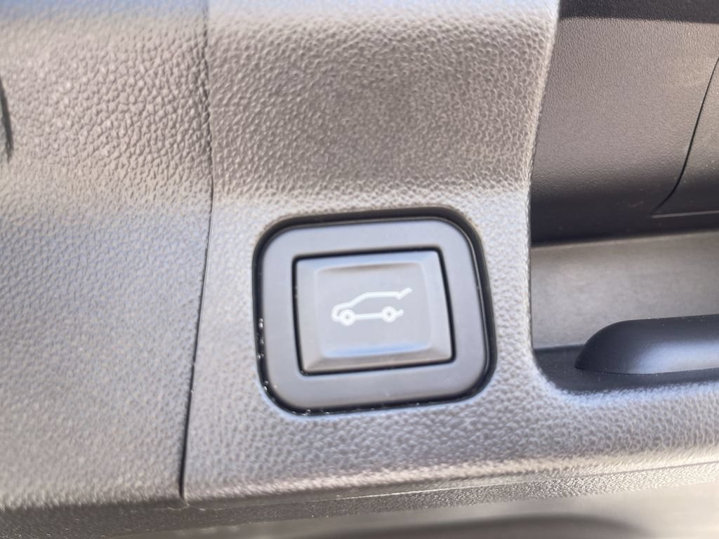 Used 2023 GMC Acadia SLT w/ Preferred Package AWD/4WD image 8