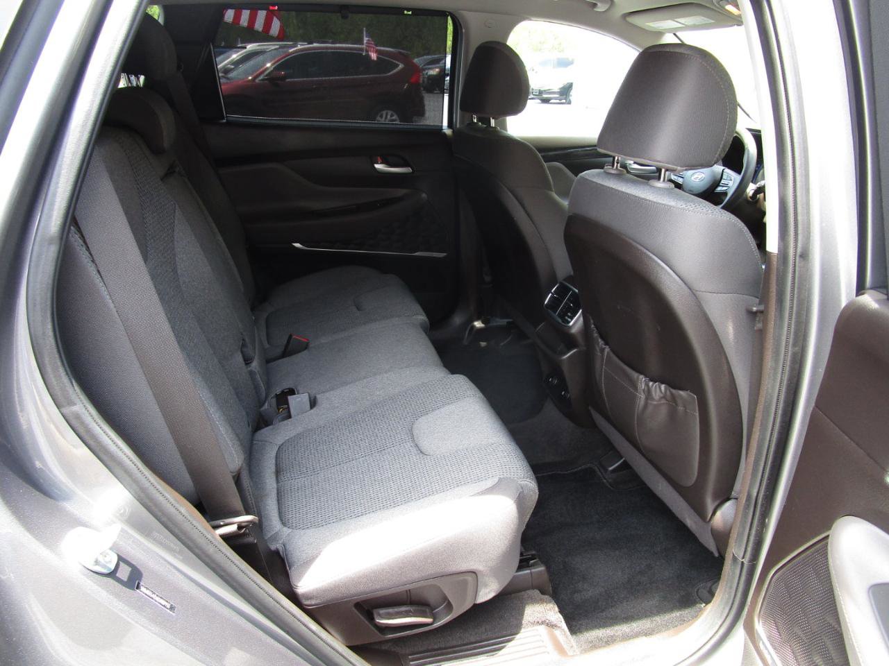 Used 2019 Hyundai Santa Fe SEL FWD image 27