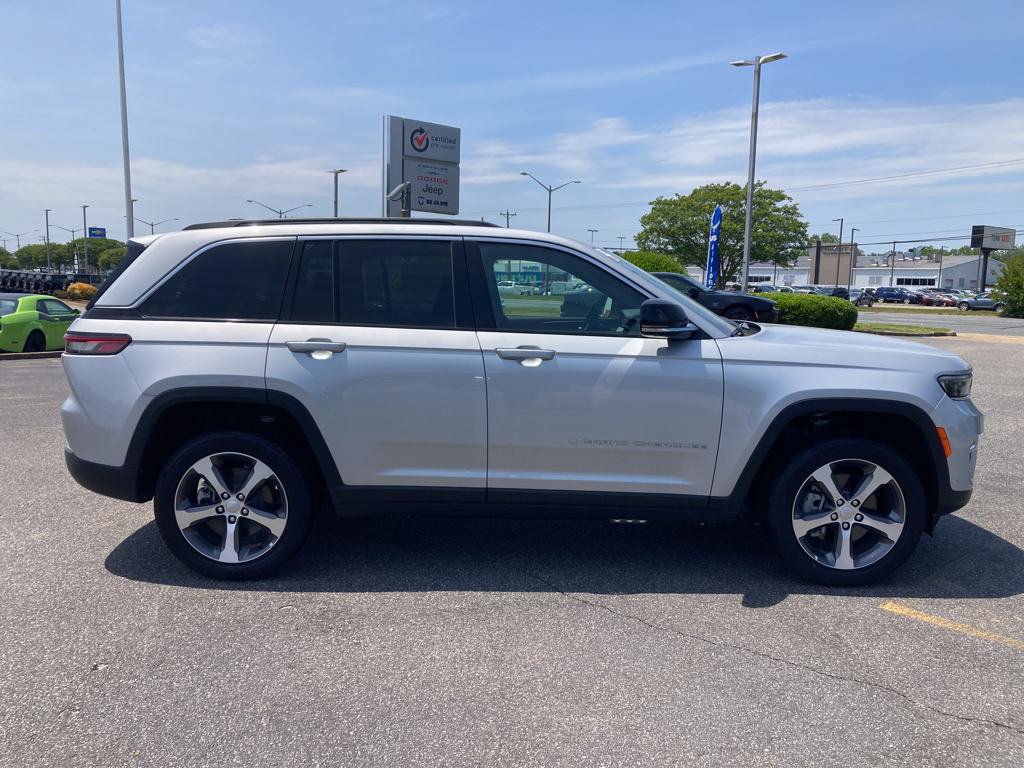 New 2024 Jeep Grand Cherokee Limited 4xe w/ Luxury Tech Group II AWD/4WD image 7