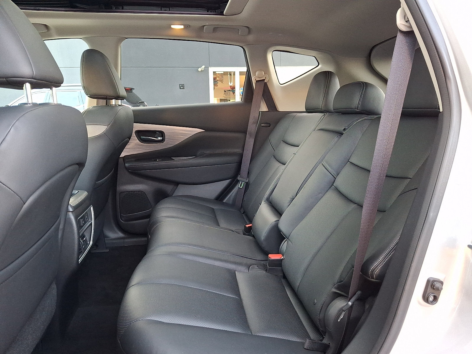 Used 2015 Nissan Murano Platinum w/ Platinum Technology Package AWD/4WD image 10