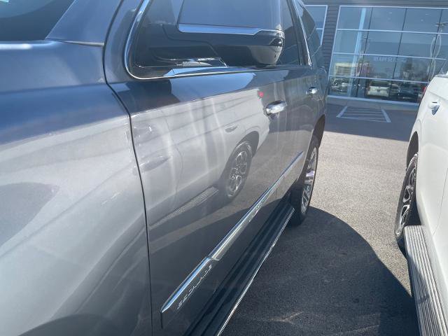 Used 2020 Cadillac Escalade Luxury w/ LPO, Radiant Package image 5