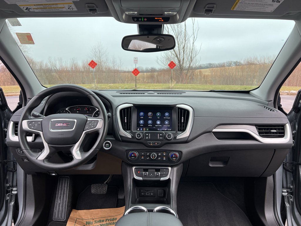 Used 2024 GMC Terrain SLE w/ Driver Convenience Package image 19