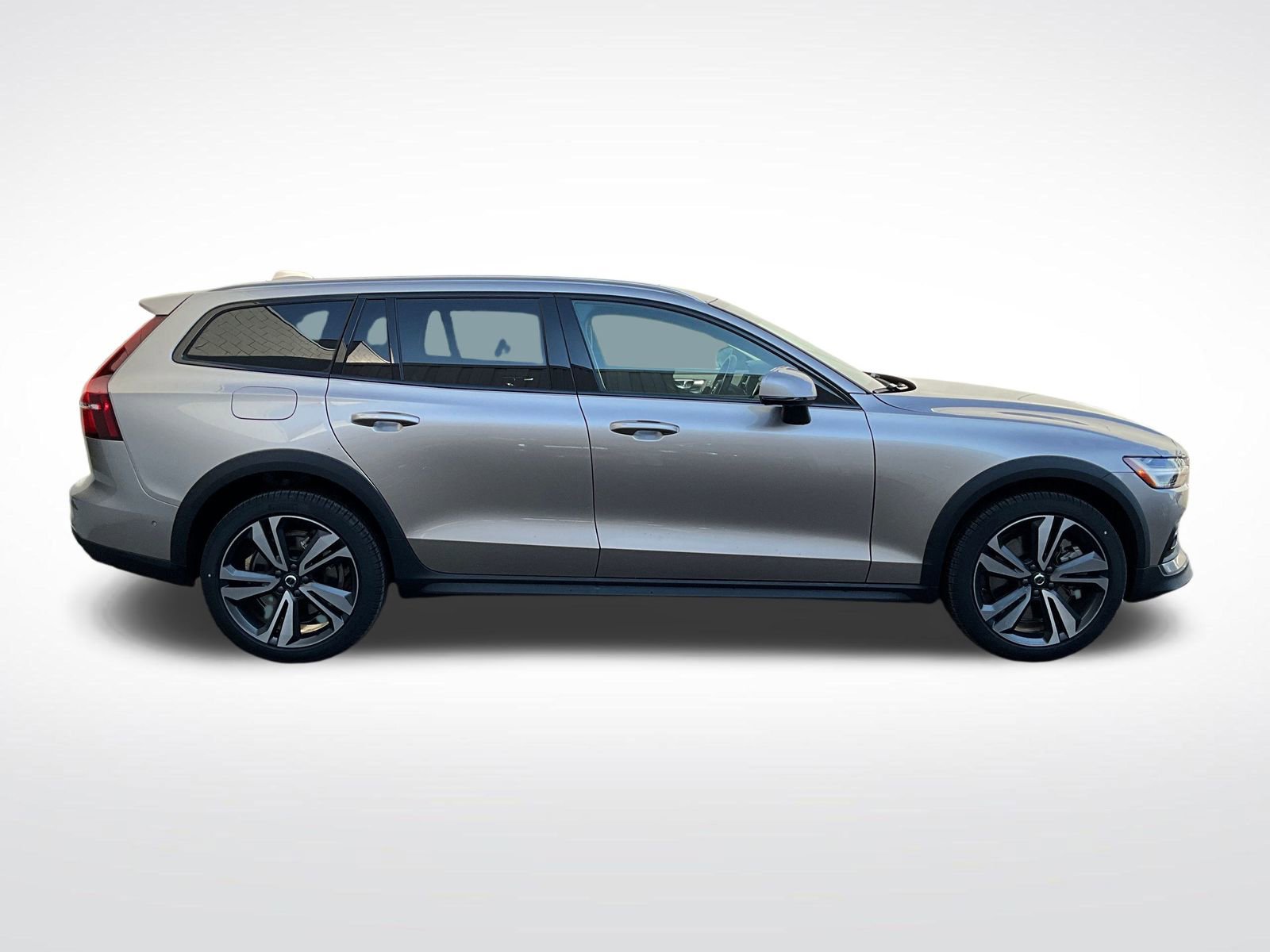 New 2026 Volvo V60 B5 Cross Country Plus w/ Climate Package image 6